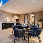 Villa Luxury Kaia -heated Pool, Sea View, Jacuzzi, Gym And Sauna