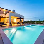Villa Luxury Kaia -heated Pool, Sea View, Jacuzzi, Gym And Sauna