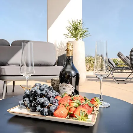 Luxury Kaia - Sea View, Heated Pool, Jacuzzi, Gym And Sauna Βίλα Βόντιτσε