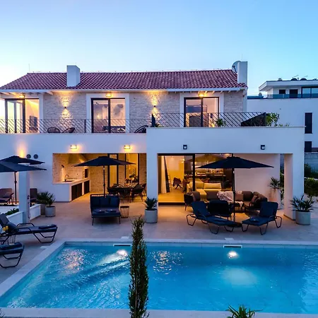 Luxury Kaia -heated Pool, Sea View, Jacuzzi, Gym And Sauna