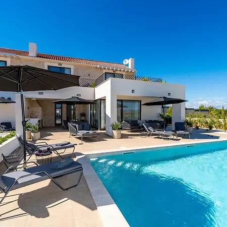 Luxury Kaia -heated Pool, Sea View, Jacuzzi, Gym And Sauna