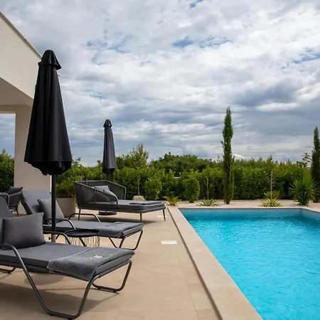 Luxury Kaia - Sea View, Heated Pool, Jacuzzi, Gym And Sauna *