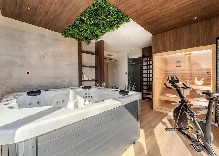 Villa Luxury Kaia -heated Pool, Sea View, Jacuzzi, Gym And Sauna Vodice